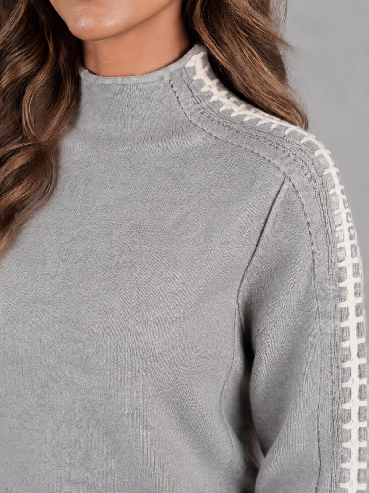 Six-O-Seven tröja, light grey – vit revär - Modevillan