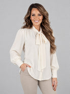 Lauren blus, cream – knytdetalj - Modevillan