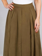 Marella kjol, green – asymmetriskt fall - Modevillan